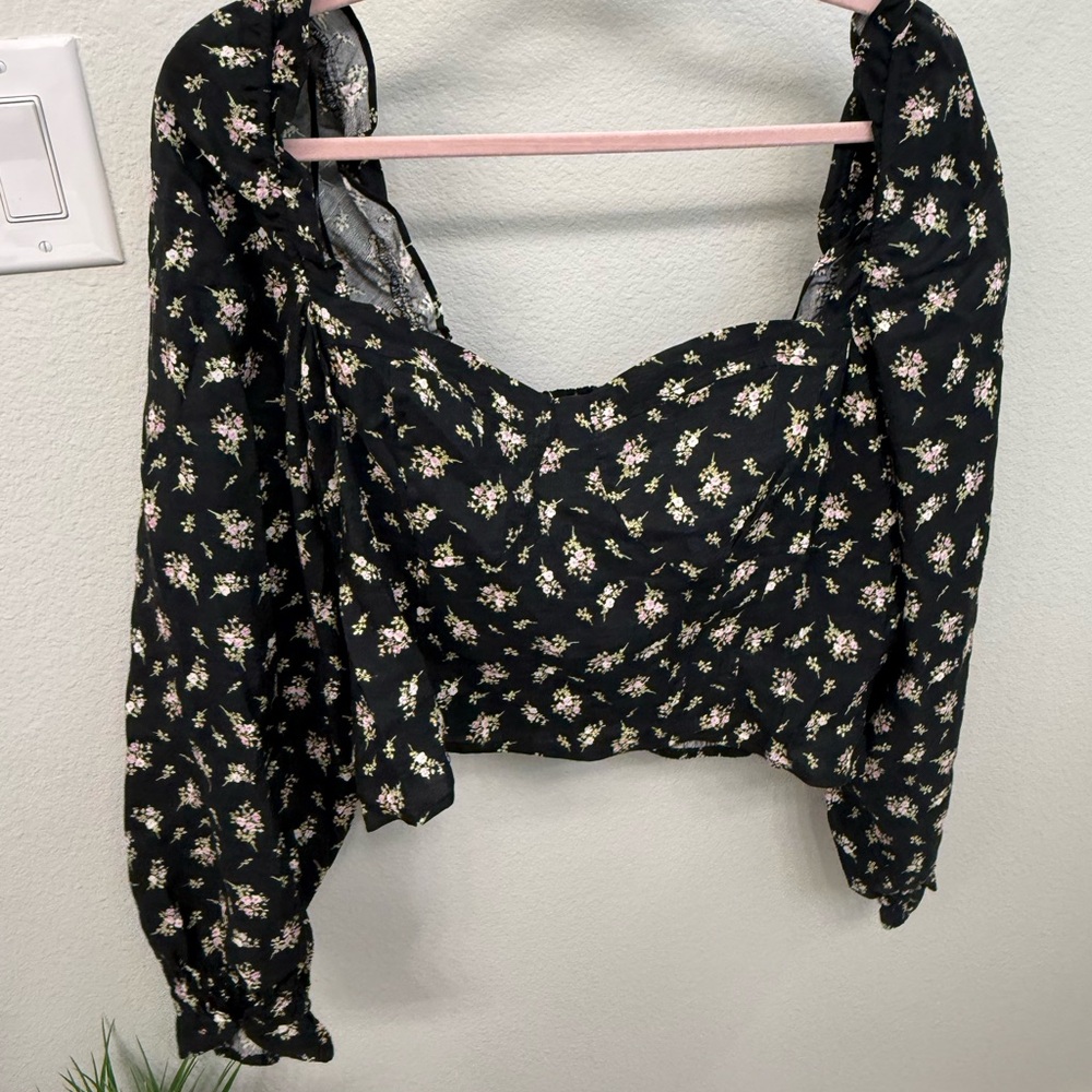 H&M Black Floral cropped Blouse
